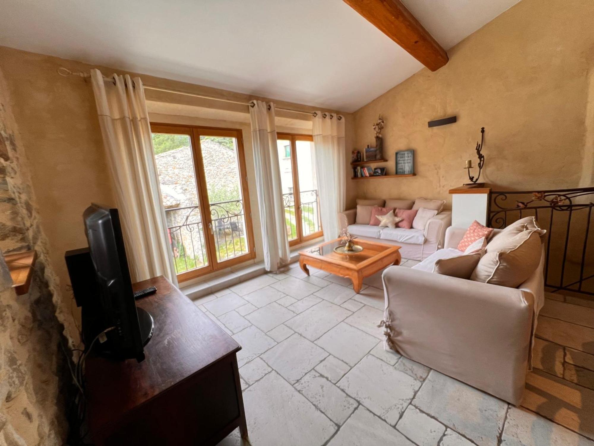 Gites Du Chateau D'Alencon Le Pegue Eksteriør billede