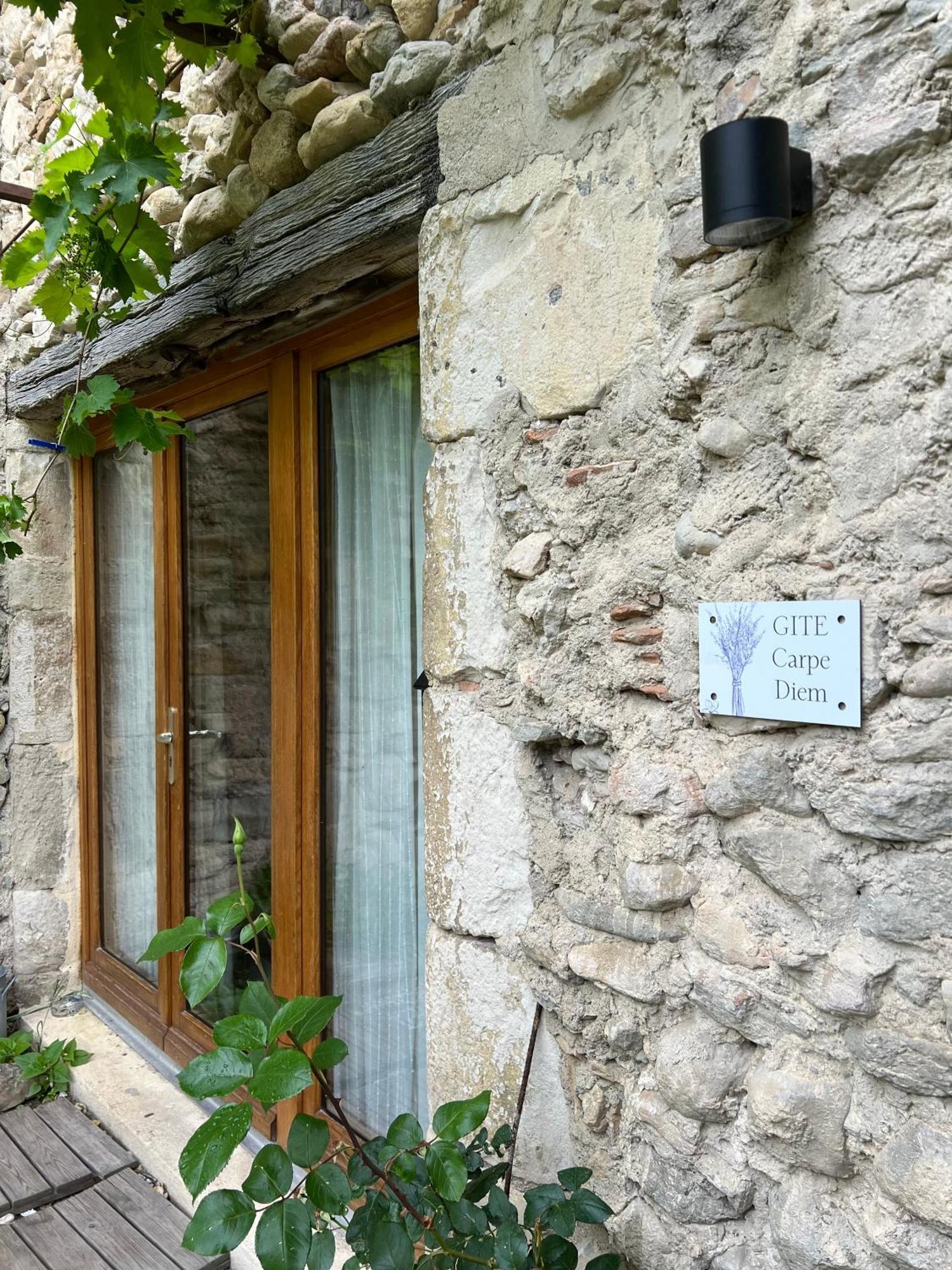 Gites Du Chateau D'Alencon Le Pegue Eksteriør billede